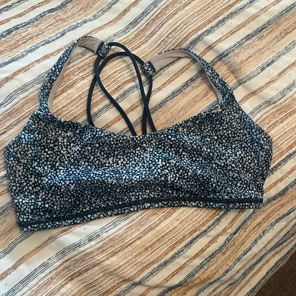 Lululemon sports bra
